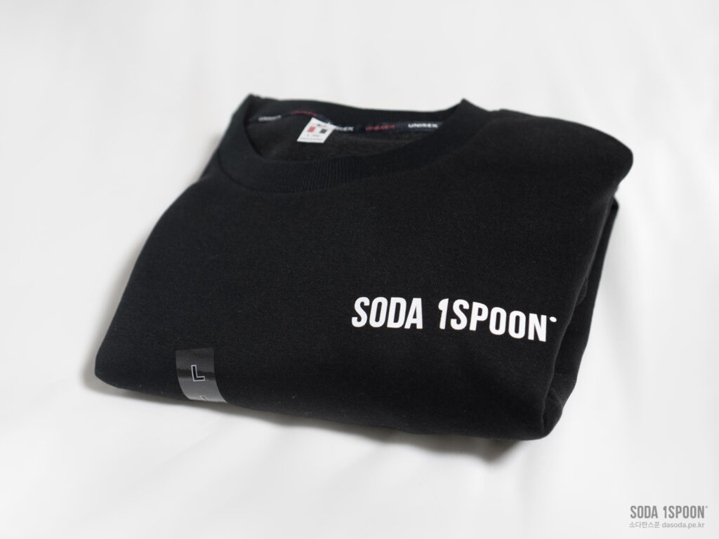 로고를 활용한 맨투맨