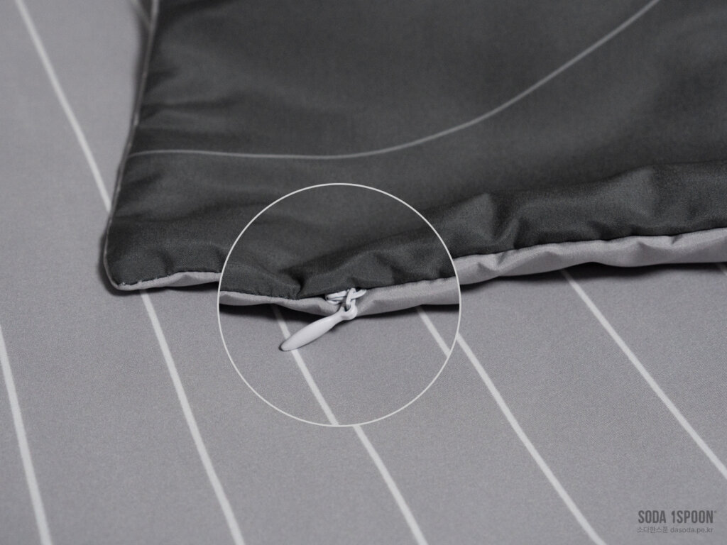 콘솔 지퍼가 달려 있어 깔끔한 베개 커버